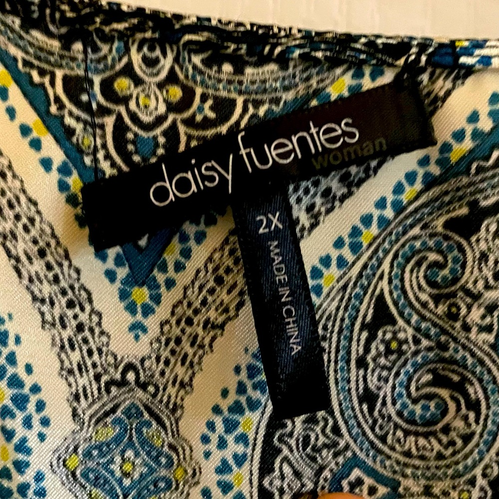 2X sleeveless paisley tunic - Picture 2 of 5